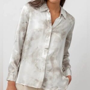Rails Size S • Nissa Marbled Satin Collar Blouse in Ivory Storm.